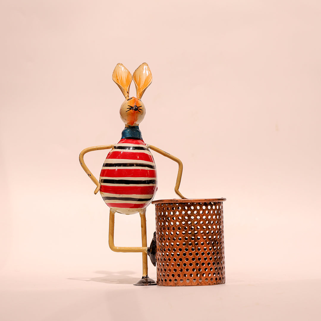 Metal Rabbit Pen Stand – Artistic Desk Organizer