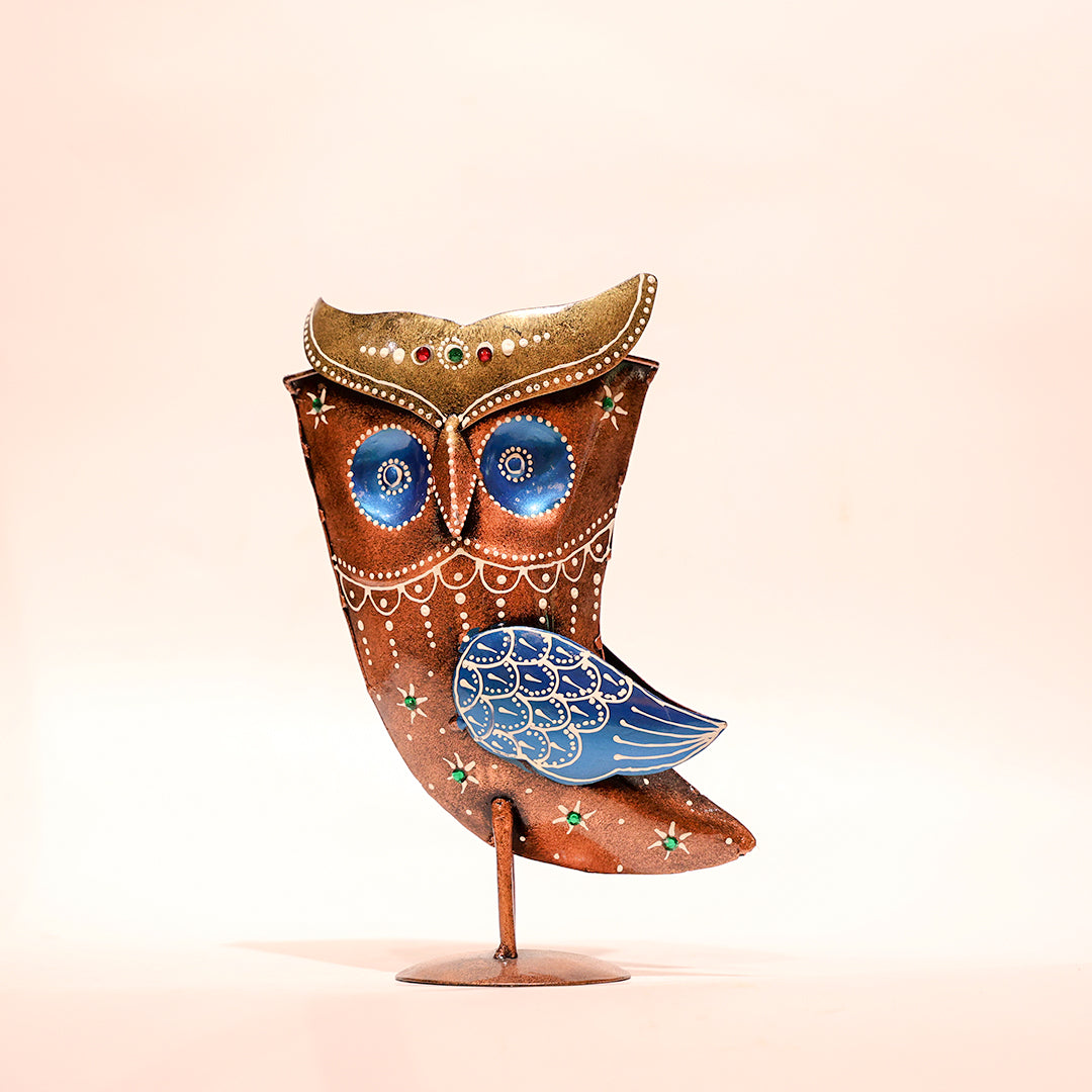 Iron Owl Pen Stand – Artistic Desk Organizer