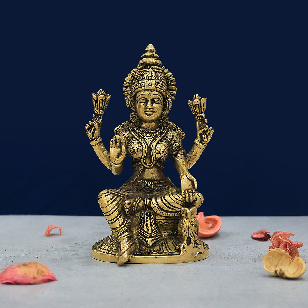 The Significance of Idols in Hindu Temples: A Guide to Their Spiritual Meaning