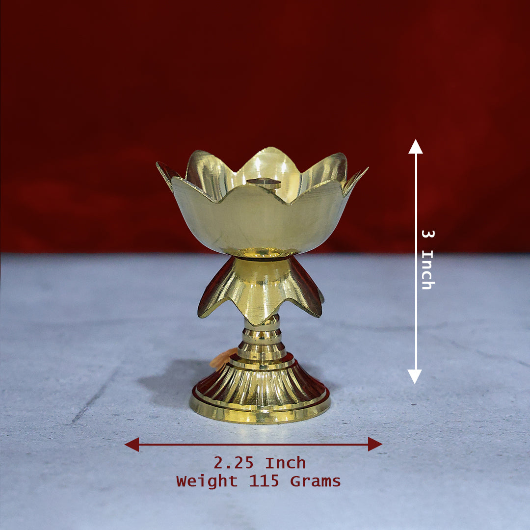 Brass Kamal Nanda – A Divine Symbol of Purity and Enlightenment