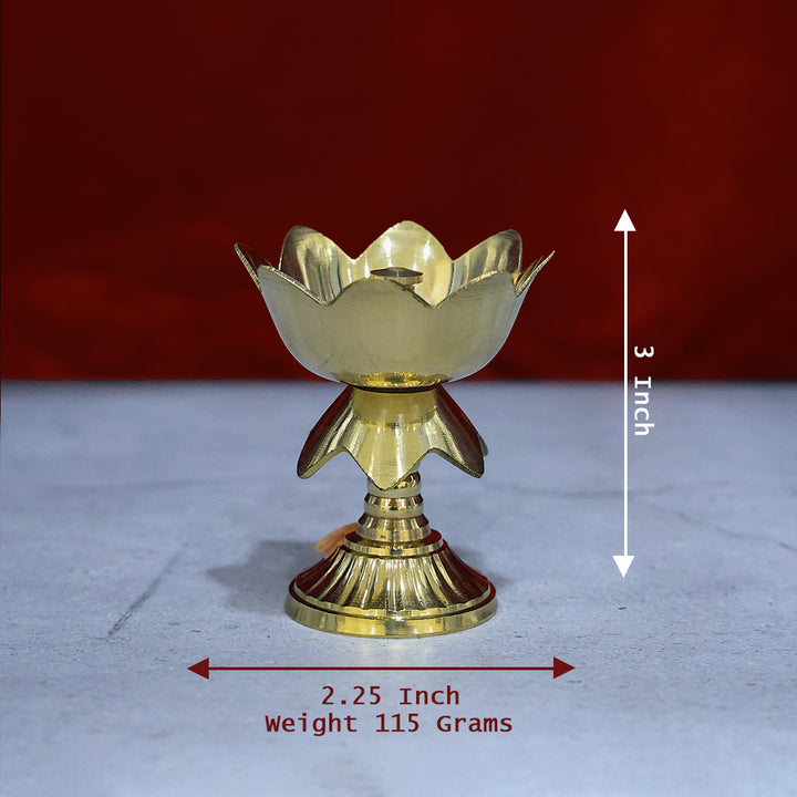 Brass Kamal Nanda – A Divine Symbol of Purity and Enlightenment
