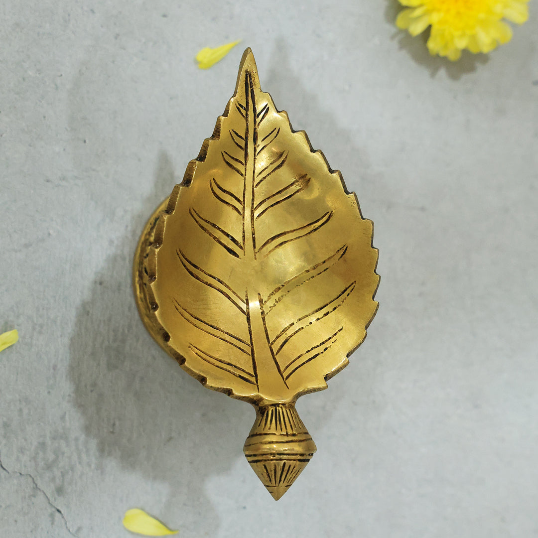 2.5" பித்தளை இலை தீபா