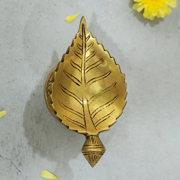 2.5" பித்தளை இலை தீபா