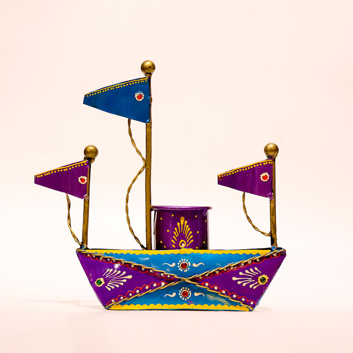 Handcrafted Metal Boat Pen Stand