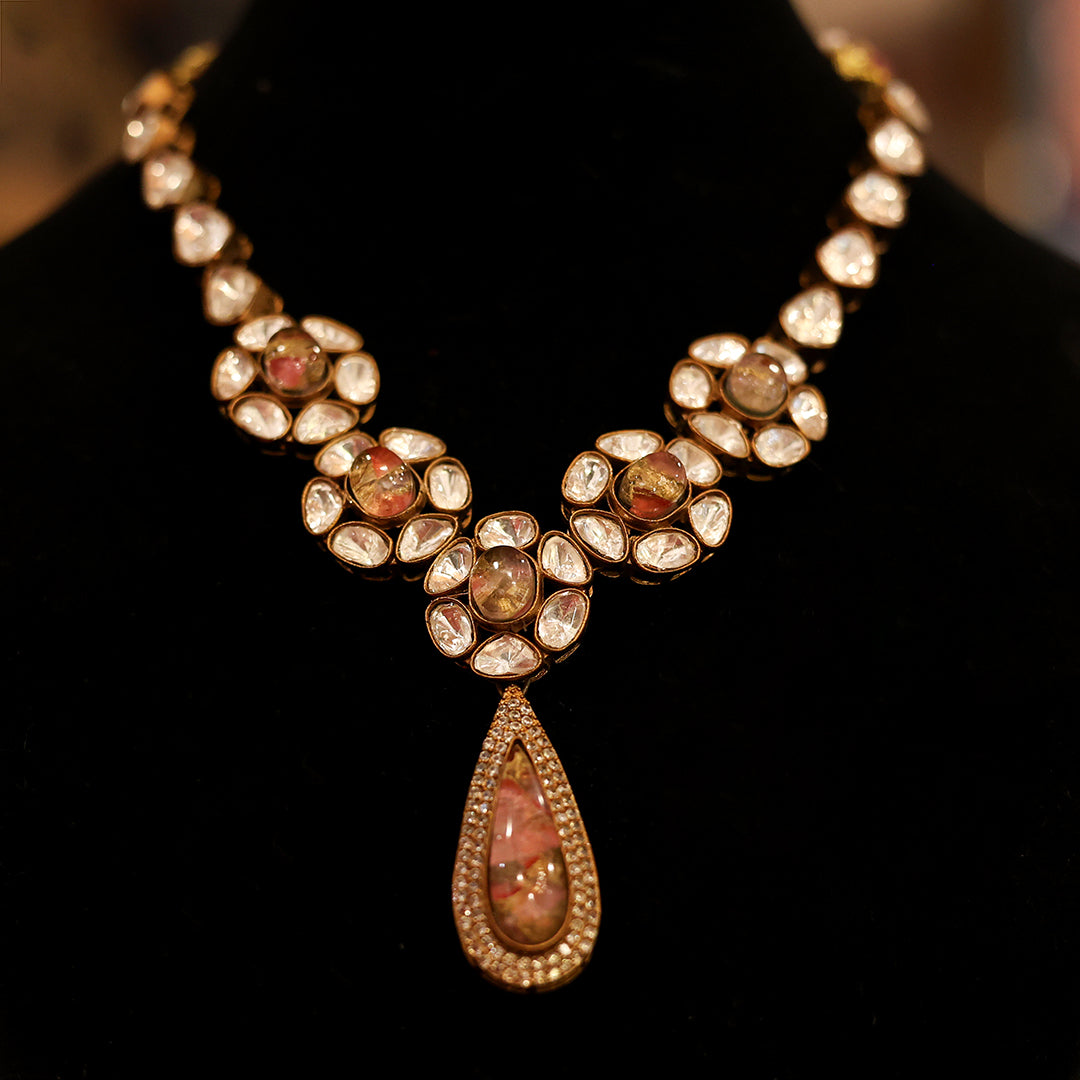 Elegant Kundan Necklace Set with Matching Earrings