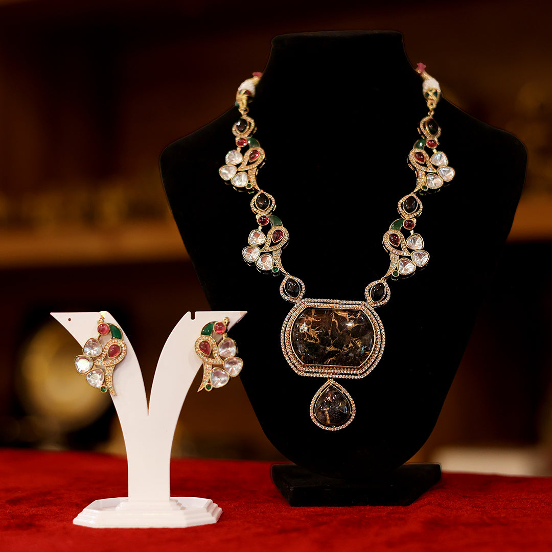 Black Stone Kundan Necklace Set