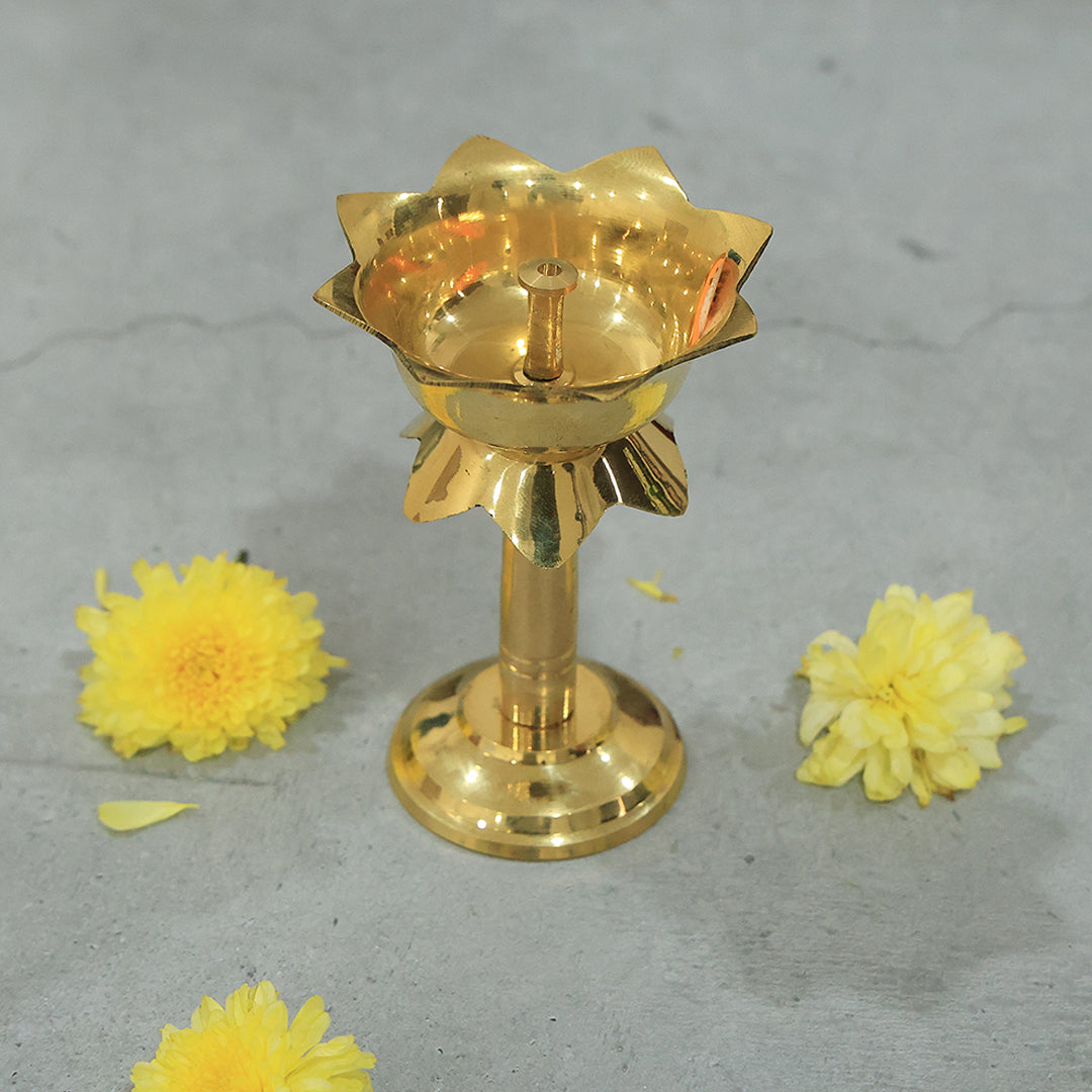 4.5" పొడవైన లోటస్ లాంప్