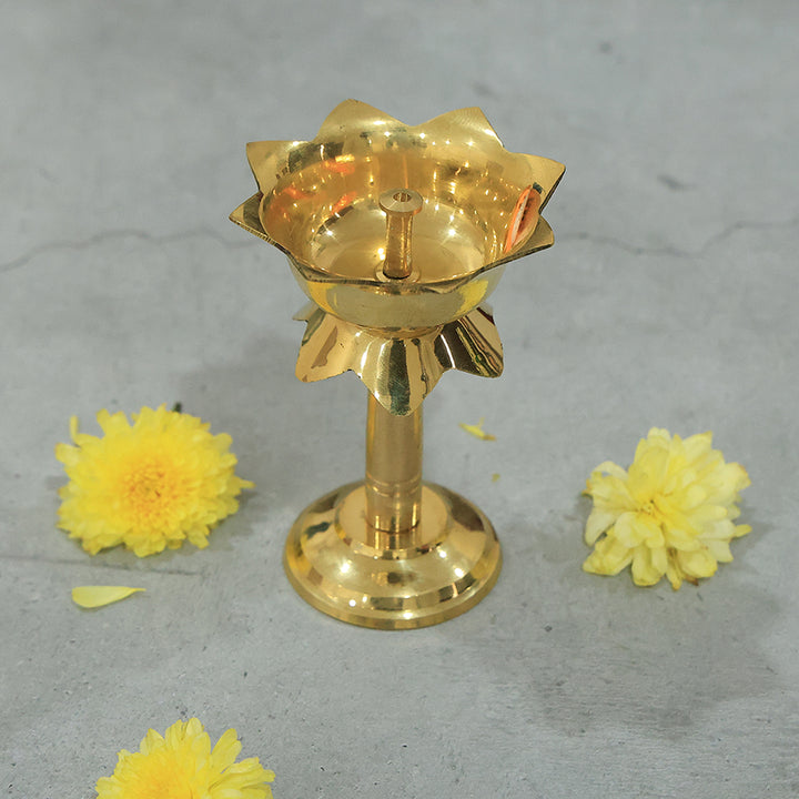 4.5" పొడవైన లోటస్ లాంప్