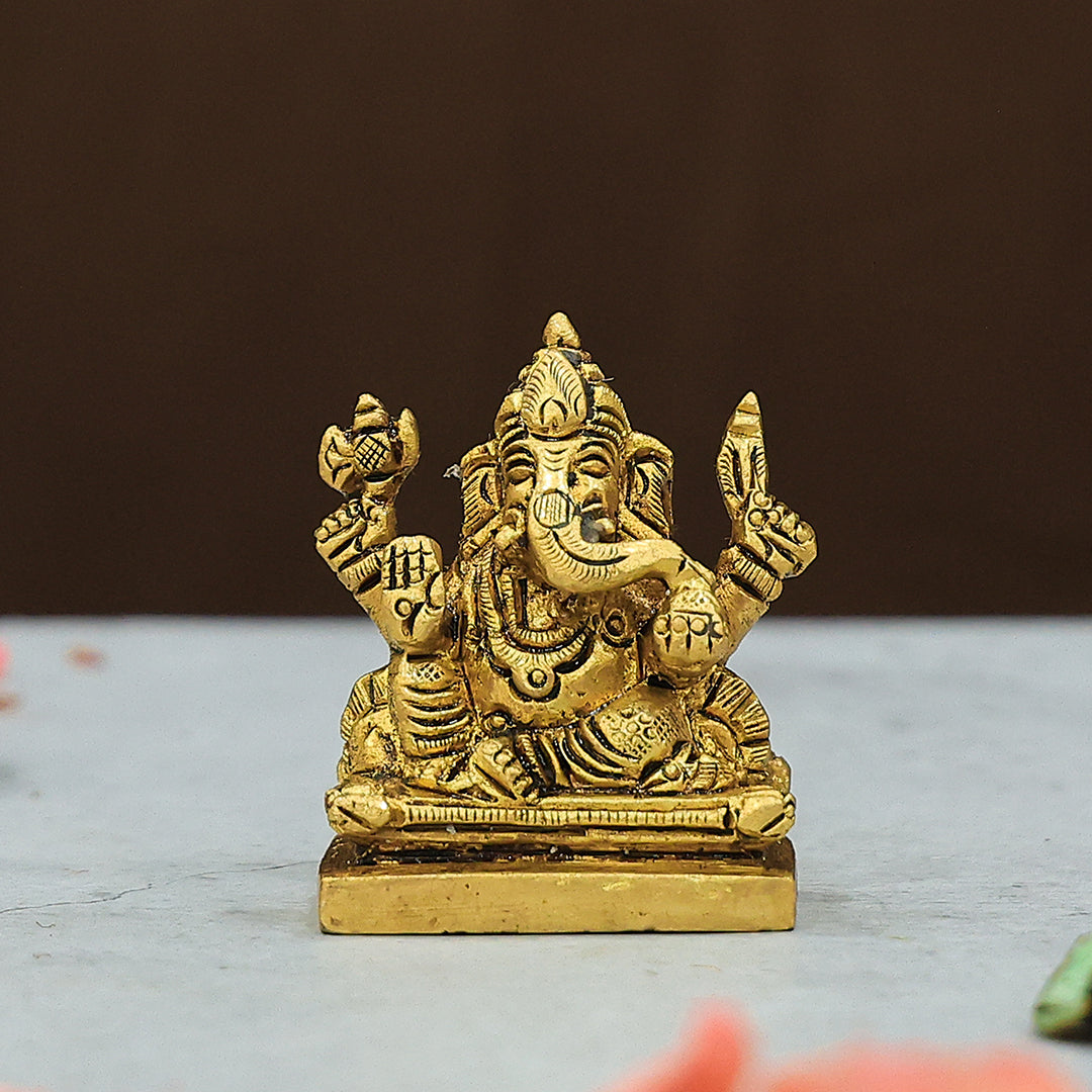 2.2" చతురస్రాకారంలో ఉన్న ఇత్తడి గణేష్ విగ్రహం