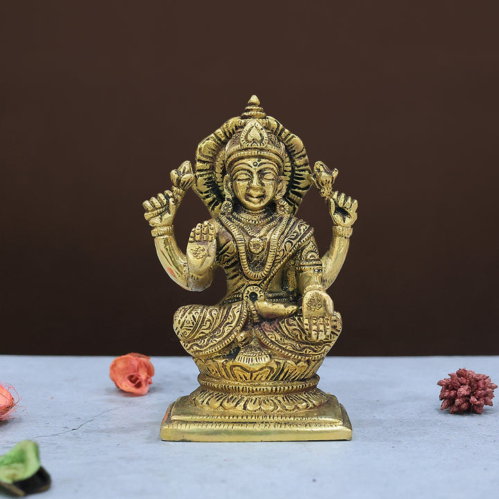 4.5" பித்தளை லட்சுமி சதுர தளம்