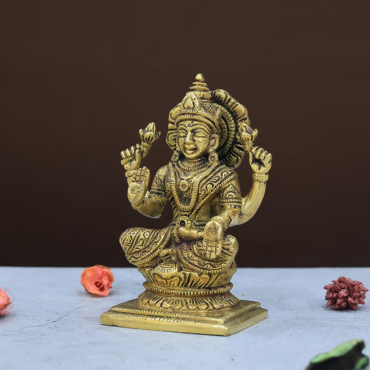 4.5" பித்தளை லட்சுமி சதுர தளம்