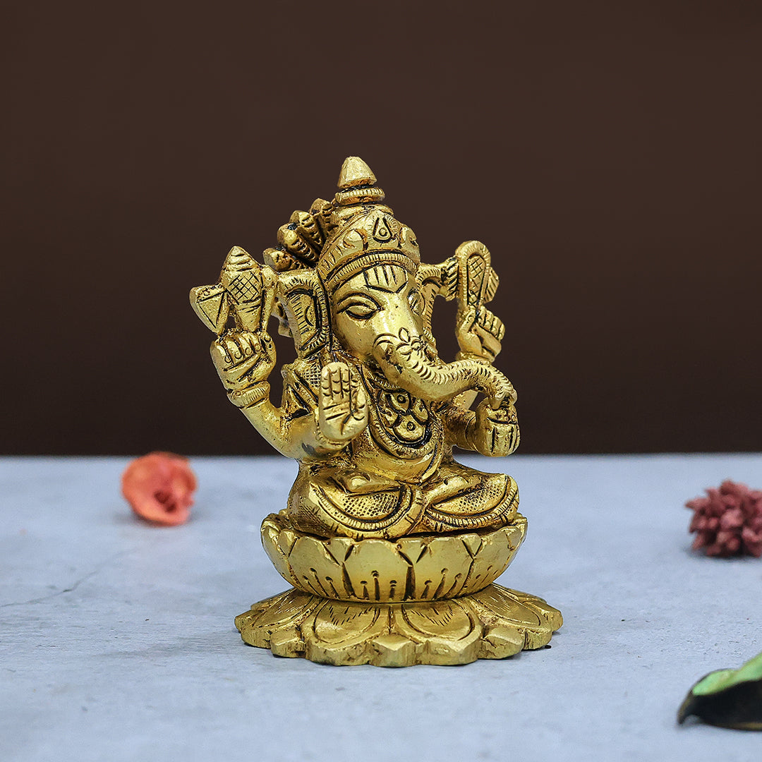 3.5" தாமரை தளத்துடன் கூடிய பித்தளை விநாயகர்