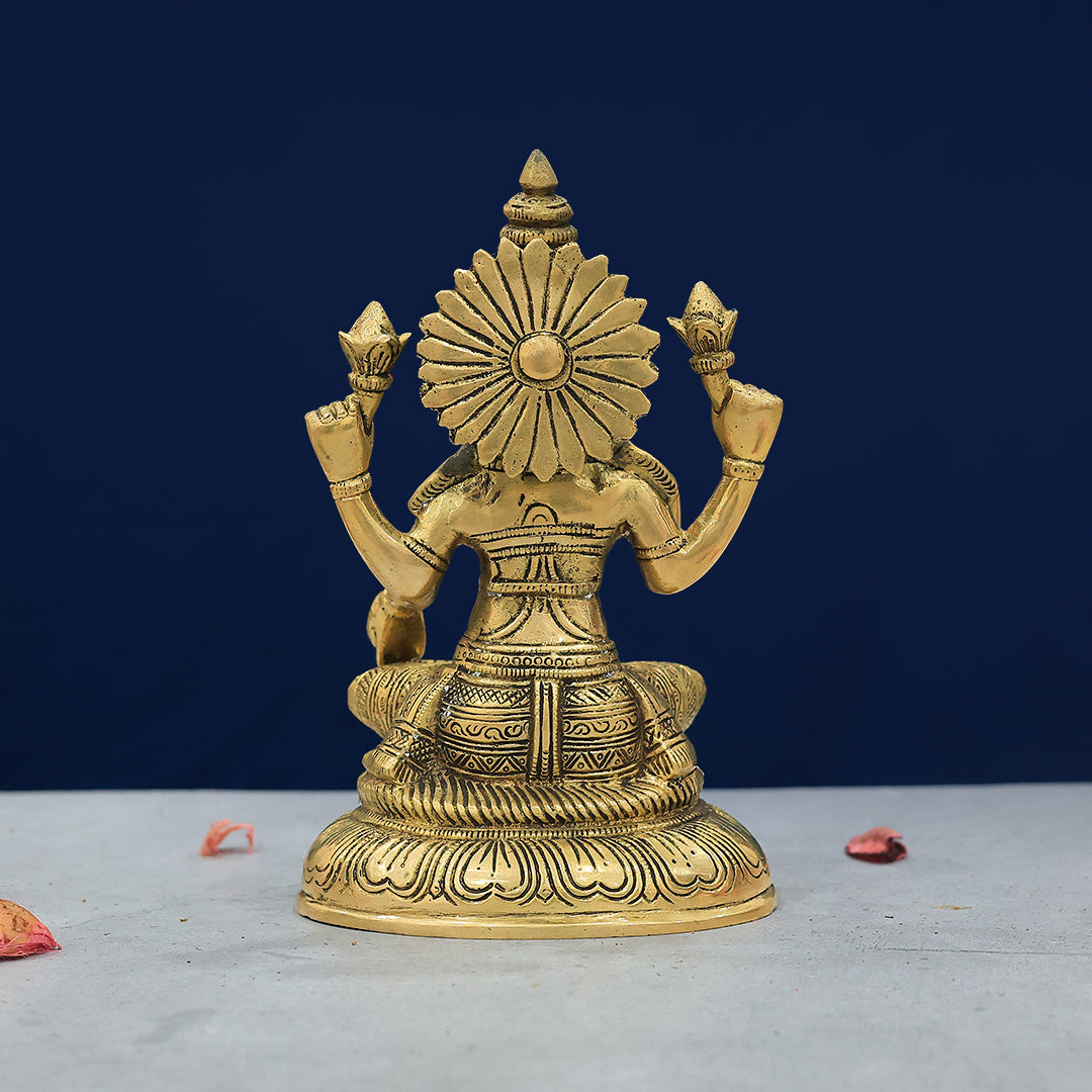 7.5" Brass Padma Lakshmi with Oval Base