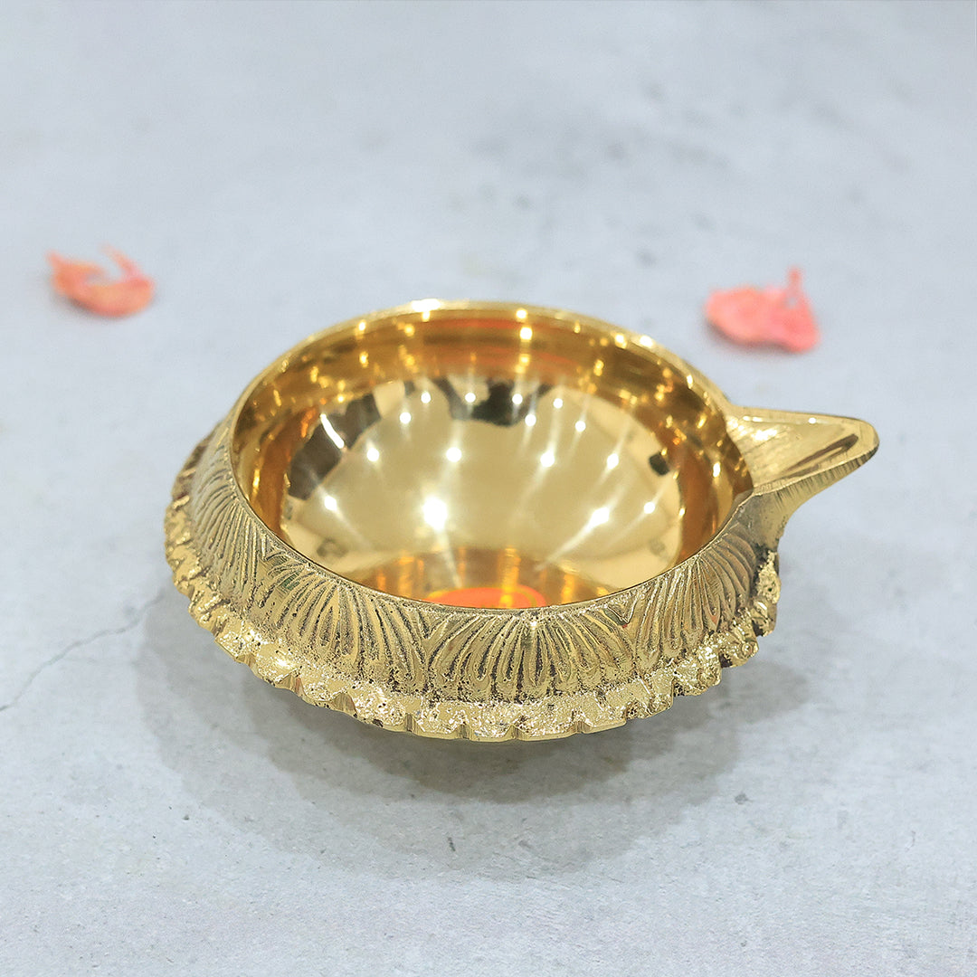 4.25" அகன்ற பித்தளை குபேர தீபம்