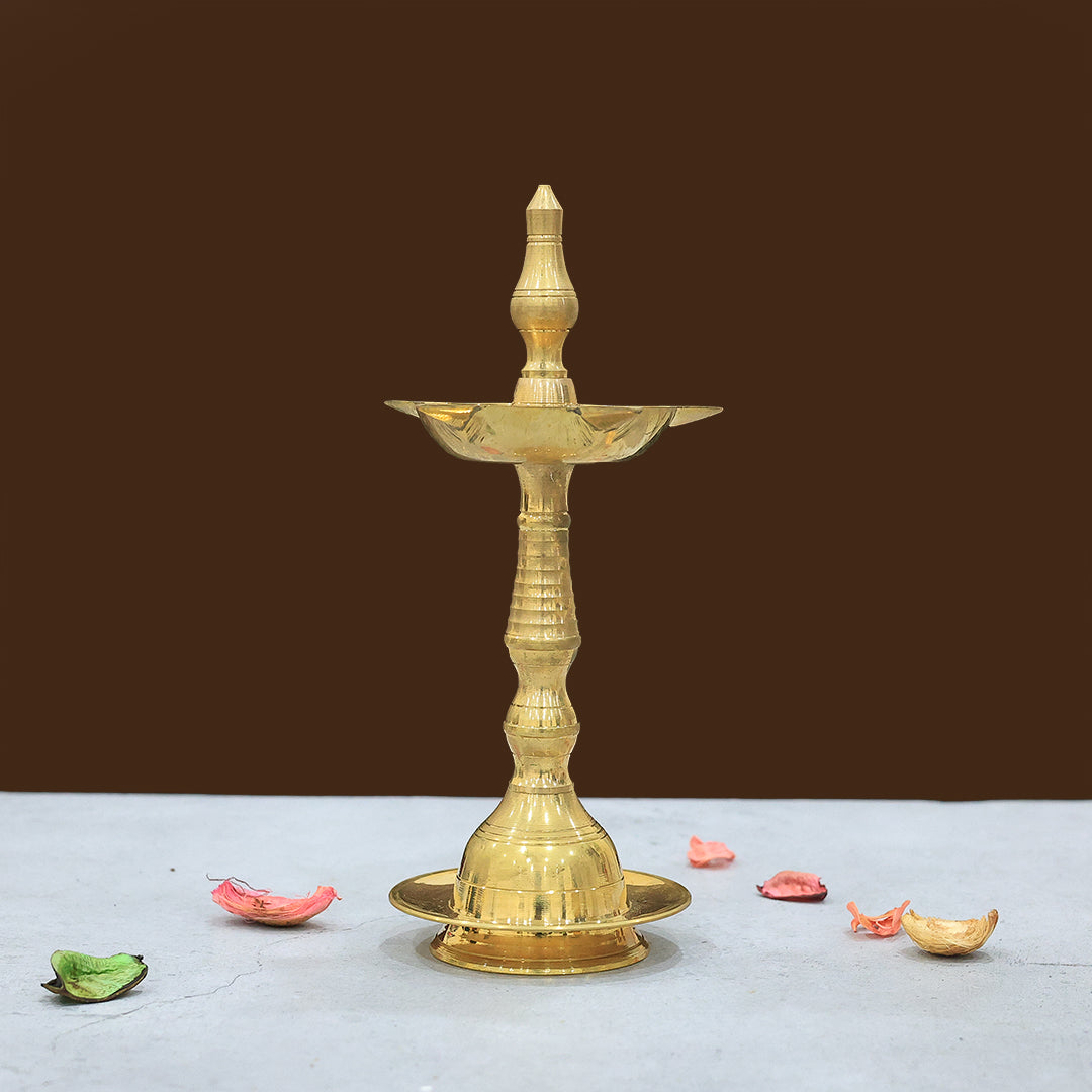 பித்தளை ஆடம்பரமான நிற்கும் விளக்கு - கேரளா தீபா. 8.5", 9" &amp; 9.5"