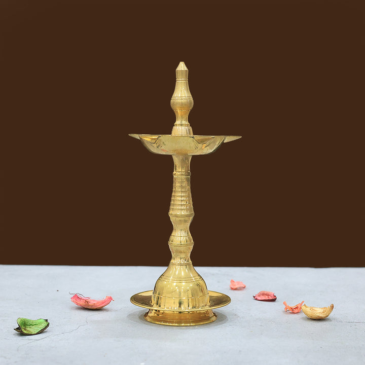 பித்தளை ஆடம்பரமான நிற்கும் விளக்கு - கேரளா தீபா. 8.5", 9" &amp; 9.5"