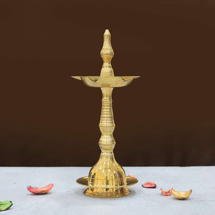 பித்தளை ஆடம்பரமான நிற்கும் விளக்கு - கேரளா தீபா. 8.5", 9" &amp; 9.5"