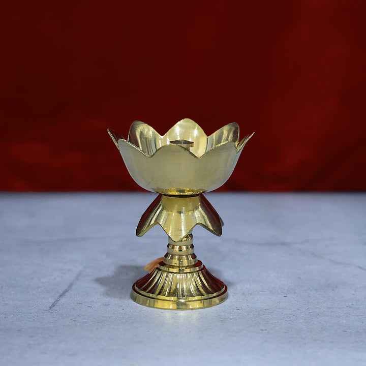 Brass Kamal Nanda – A Divine Symbol of Purity and Enlightenment