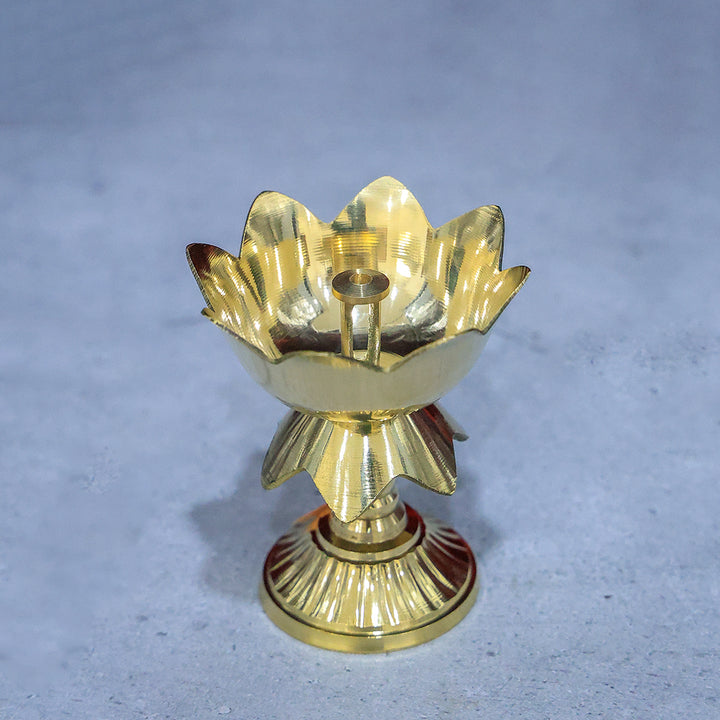 Brass Kamal Nanda – A Divine Symbol of Purity and Enlightenment