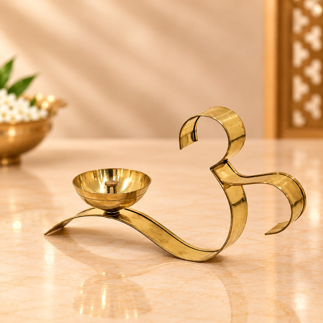 "Om" Aarti Holder