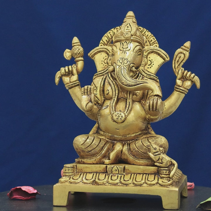 6.5" చతురస్రాకారంలో ఉన్న ఇత్తడి గణేశుడు
